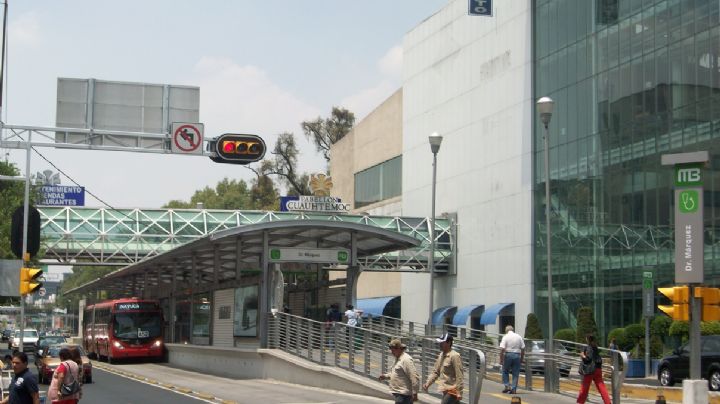 Apuñalan al ‘Pelonchas’ en el Metrobús de la CDMX; lideraría un grupo criminal