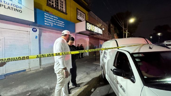 Sicarios armados ejecutan a barbero en la Venustiano Carranza y escapan en motocicleta