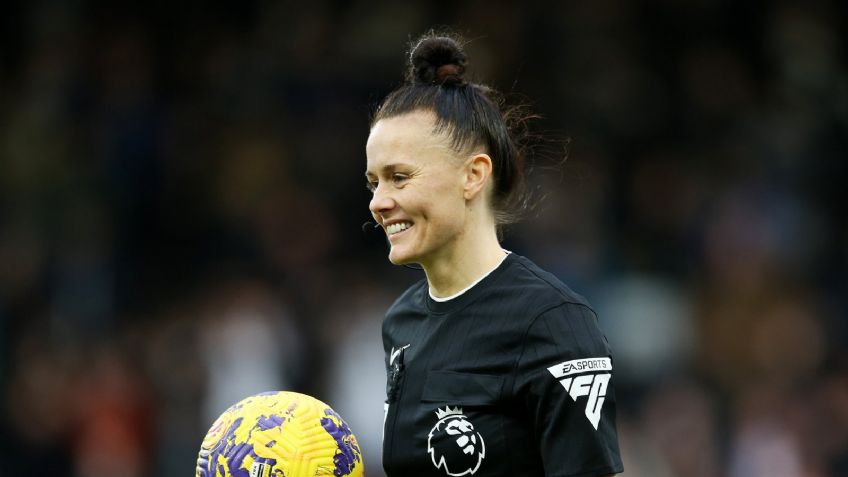 Rebecca Welch hace historia y es la primera mujer en arbitrar un partido de Premier League