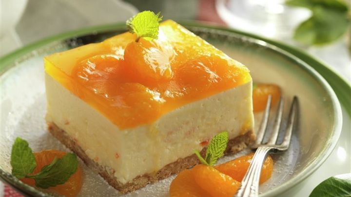 Postre de mandarina con pudín de vainilla; es la receta perfecta para Navidad