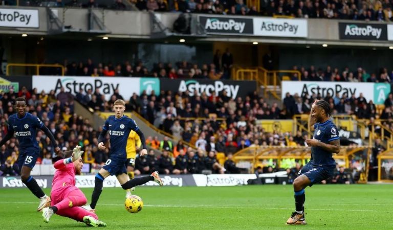 Wolverhampton le 'roba' su Navidad al Chelsea y Sterling protagoniza la falla del año