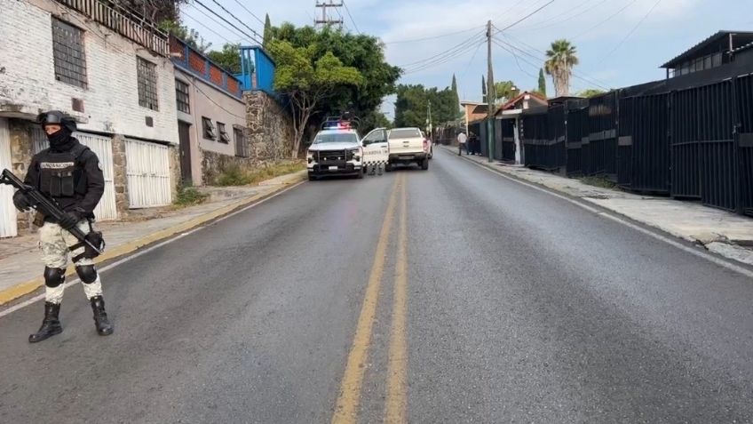 Sicarios abandonan cuerpo en la México-Acapulco y balean a motociclista en Cuernavaca