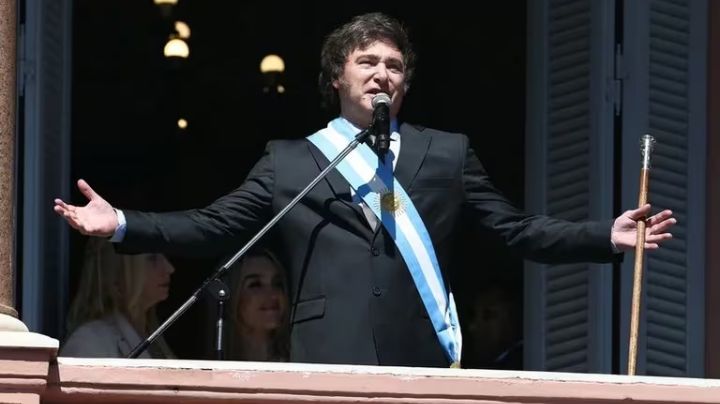 Milei deja sin trabajo a 5 mil empleados públicos en Argentina, busca "mejor funcionamiento"