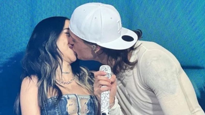 Tunden a Nicki Nicole en redes, aseguran que hizo "cara de asco" por beso de Peso Pluma