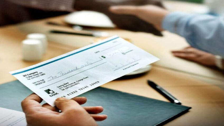 CDMX: Estafadores se reúnen a fuera de los bancos para robar a usuarios; así es como operan