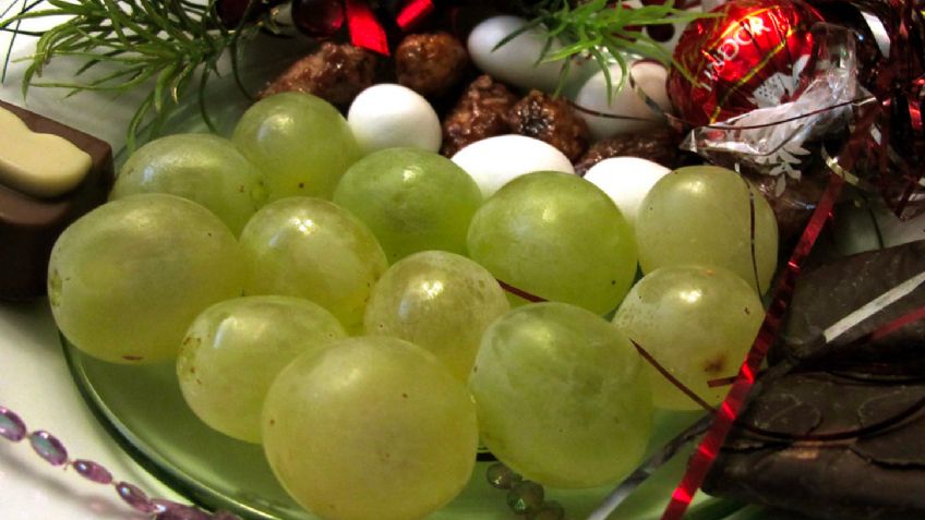 ¿Año Nuevo austero? Precio en uvas incrementa 9.6% en comparación con el año 2022