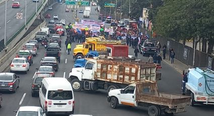 Colapsa Periférico Norte a la altura del Parque Naucalli; manifestantes bloquean el paso