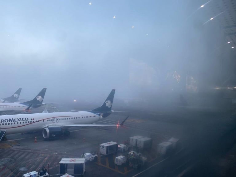 CDMX 'amanece' cubierta de niebla; afecta al AICM. Foto: Twitter