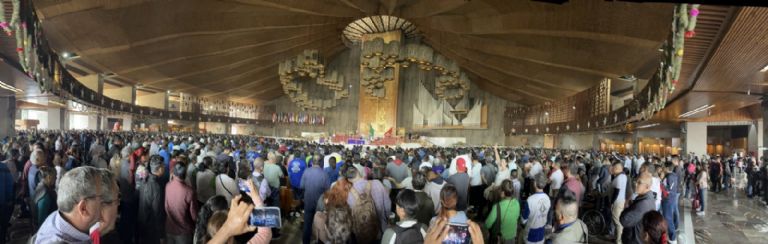 Peregrinos en la Basílica de Guadalupe