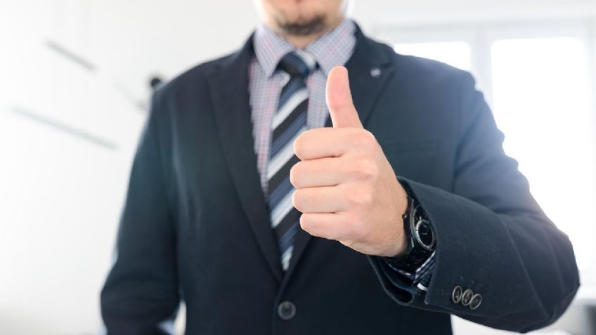 FOTO: Tras trabajar durante 5 años ininterrumpidos, un hombre recibe inesperado regalo