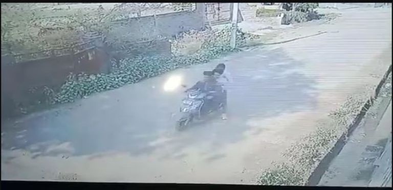 Menor es asaltado por sus propios compañeros