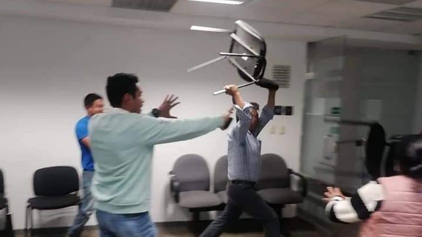 ¿Y el dinero? Pobladores de Oaxaca piden a edil aclarar el destino de 30mdp; él los ataca 'a sillazos'