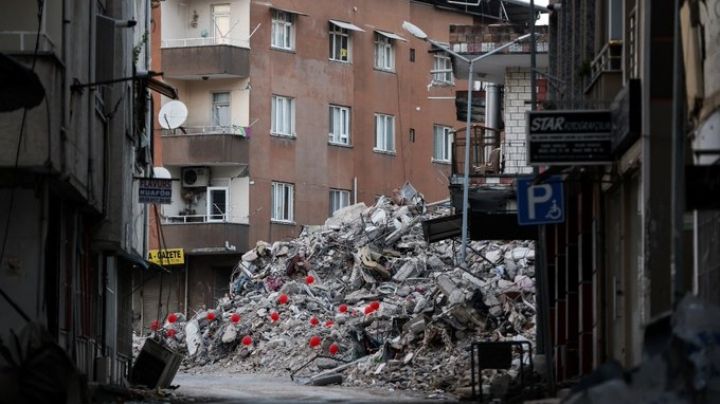 Vuelve a temblar: A 2 semanas del devastador sismo en Turquía, reportan otro terremoto de 6.4 grados