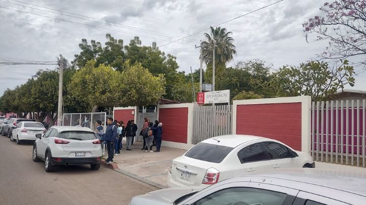 Ciudad Obregón: Padres de familia cierran el CAM 52; denuncian falta de personal