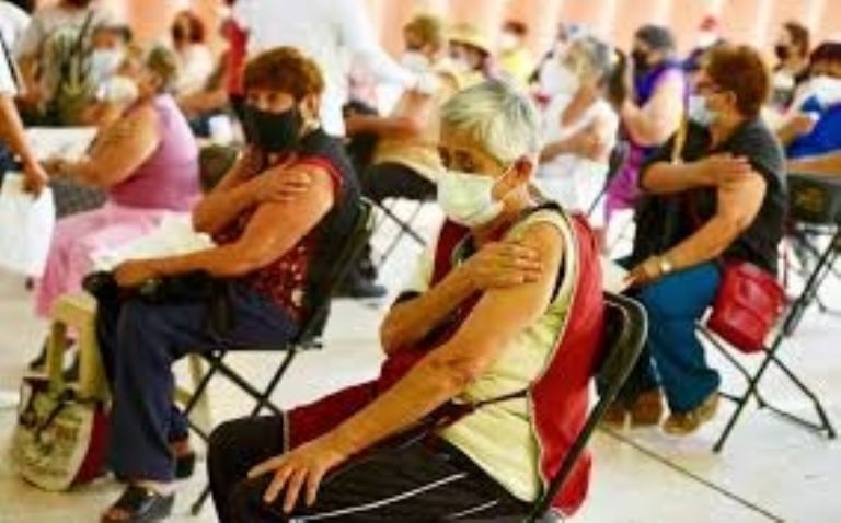 Atención a adultos mayores en Xochimilco