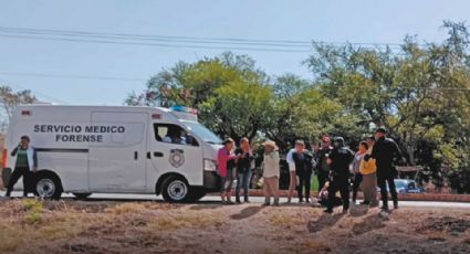 Asesinan a balazos a un hombre y abandonan colgado en una finca en Morelos