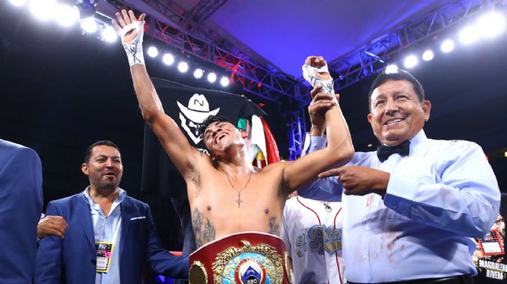 VIDEO: Así fue el impresionante nocaut con el que 'Vaquero' Navarrete se convierte en tricampeón