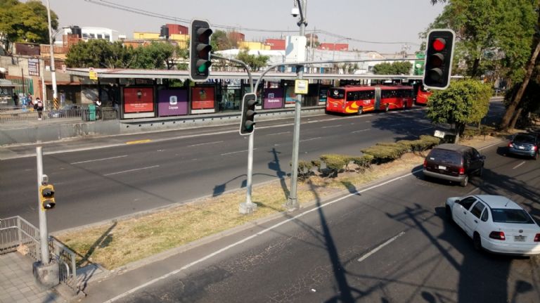 Intento de suicidio en Metrobús Coyuya