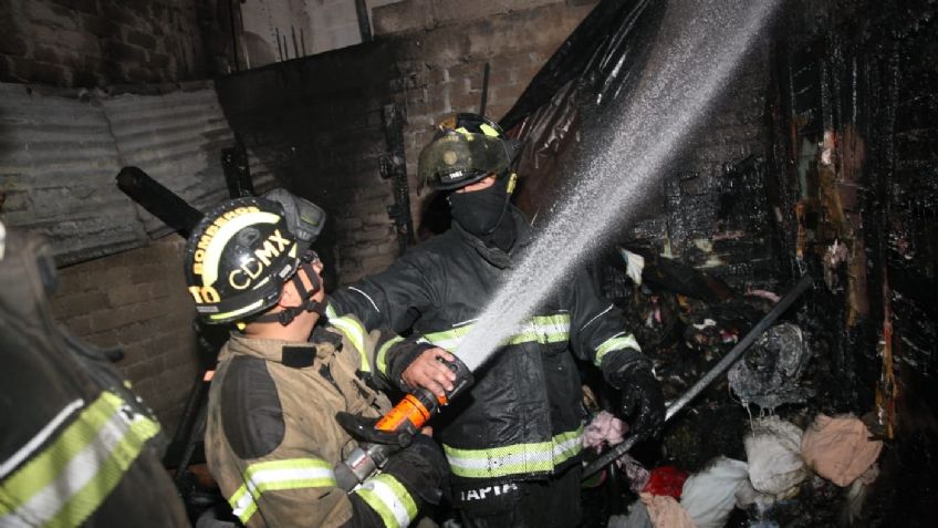 Caliente Madrugada en la CDMX: Dos incendios consumen inmuebles en Iztapalapa