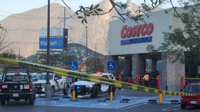 Hombre es asesinado a balazos en el estacionamiento de un supermercado