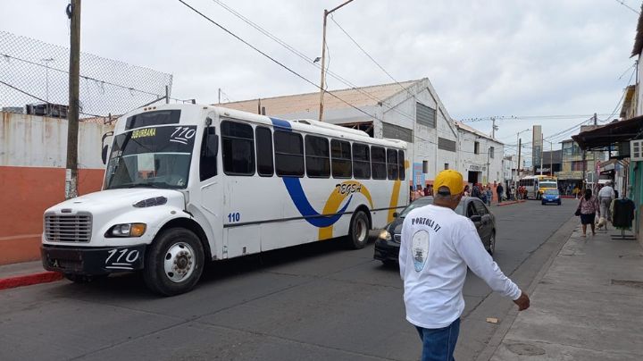 Caos en usuarios provoca modificaciones de paradas de camiones en el Centro de Guaymas
