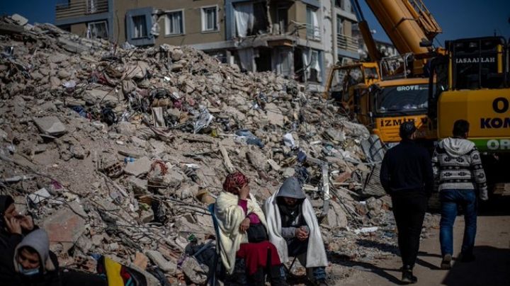 VIDEO: A más de un mes del siniestro, tiembla de nuevo en Turquía; decesos cerca de los 48 mil