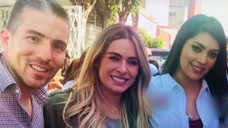 Daniela, Galilea y su exesposo durante un evento