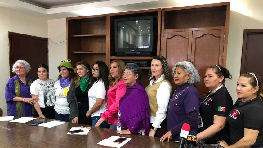 Mujeres que se movilizaron el 8M manifiestan su respaldo a periodista agredida por feministas en Cajeme