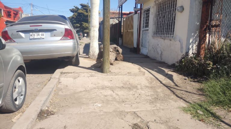 Banqueta en mal estado 