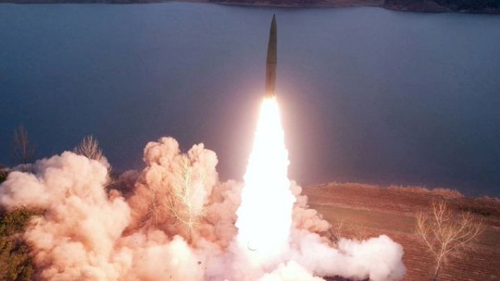 Aumenta tensión en el mundo: Corea del Norte lanza 2 misiles intercontinentales; pueden llegar a EU