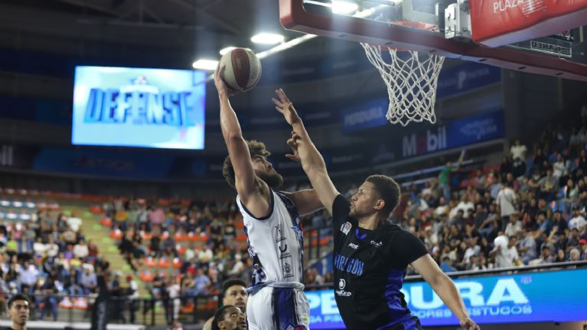 Whitt le roba brillo a los Astros y los Halcones de Obregón se alzan con la victoria en Jalisco