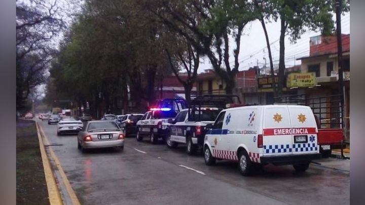 Con una severa lesión en la cabeza, encuentran el cuerpo de un hombre en banqueta de Veracruz