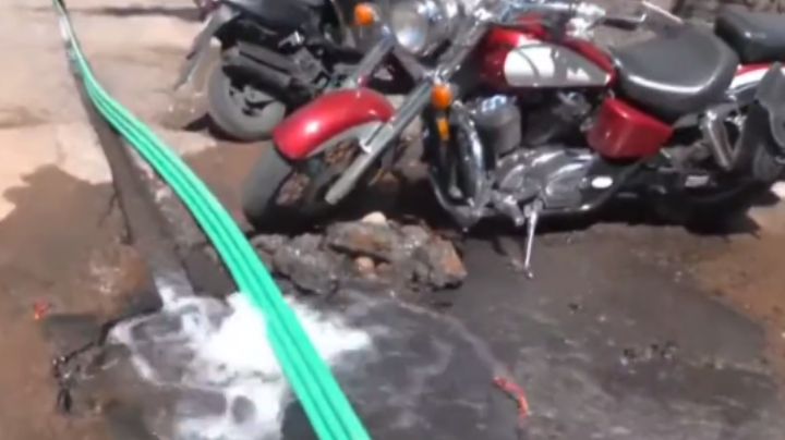 Reportan mega fuga de agua en la Venustiano Carranza, en CDMX; Sacmex ya la atiende