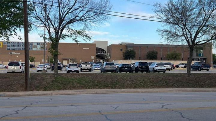 EU: Reportan tiroteo en escuela de Texas; un menor pierde la vida y una mujer resulta herida