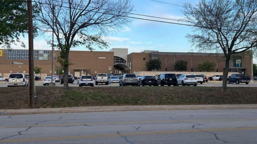 EU: Reportan tiroteo en escuela de Texas; un menor pierde la vida y una mujer resulta herida
