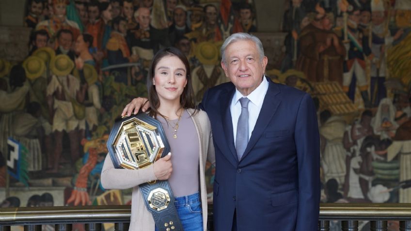 AMLO recibe en Palacio Nacional a la campeona de UFC Alexa Grasso: "Es un orgullo de México"