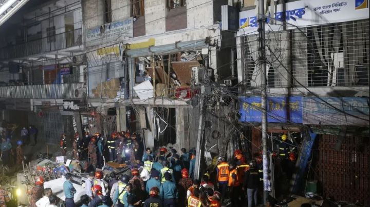 Bangladesh: Gran explosión en edificio comercial deja un saldo de 17 muertos y 120 heridos