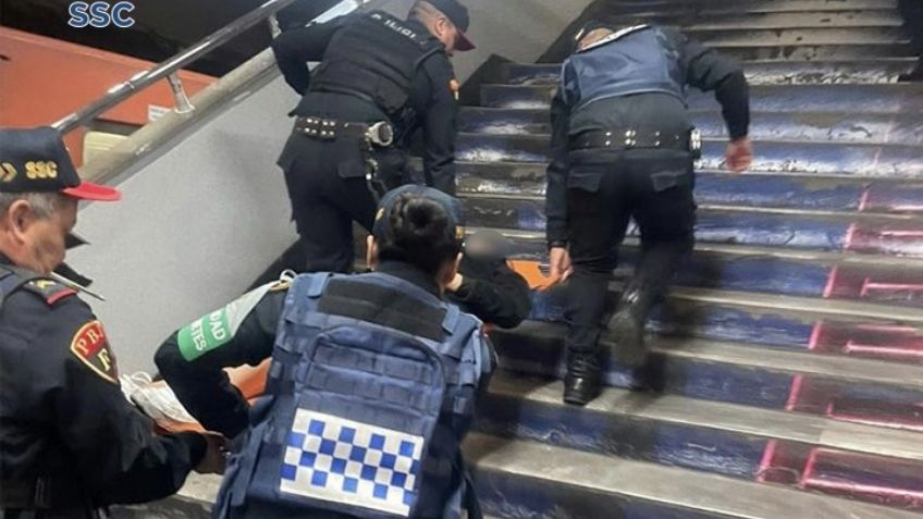 Mujer de 21 años se arroja a las vías del Metro Universidad, oficiales la rescatan