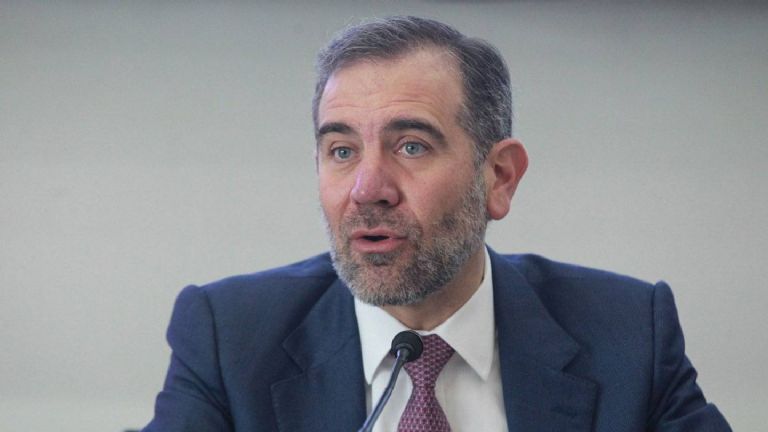 Regreso de Lorenzo Córdova a la UNAM