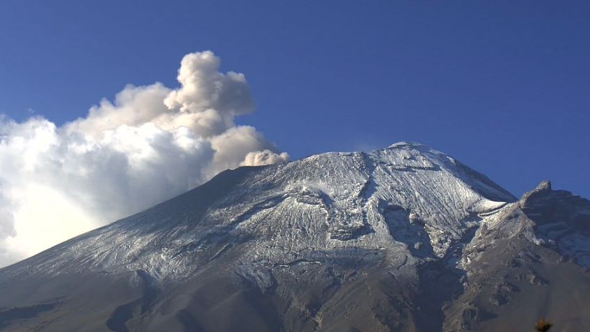 ¿Tienen relación? A poco de sonar la alerta sísmica, el Popocatépetl explota y emite 141 exhalaciones