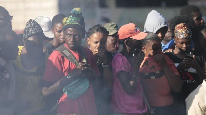 (FUERTE VIDEO) Haití: Turba propina brutal golpiza y quema vivos a pandilleros en la capital