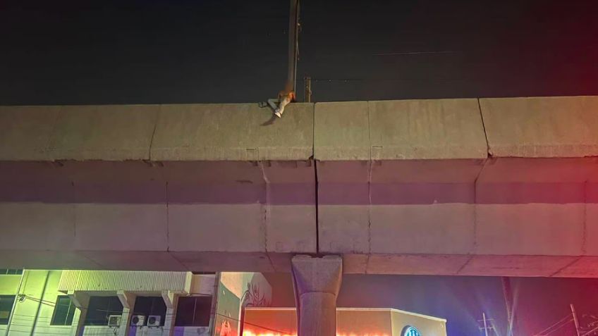Difunden VIDEO del momento exacto en que un hombre trató de lanzarse de un puente en el Metrorrey