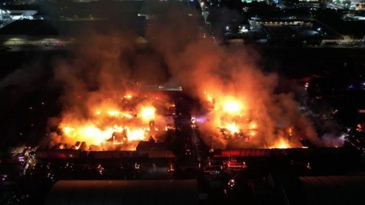 Tras voraz incendio en la Central de Abastos, autoridades recalcan saldo blanco; Fiscalía ya investiga