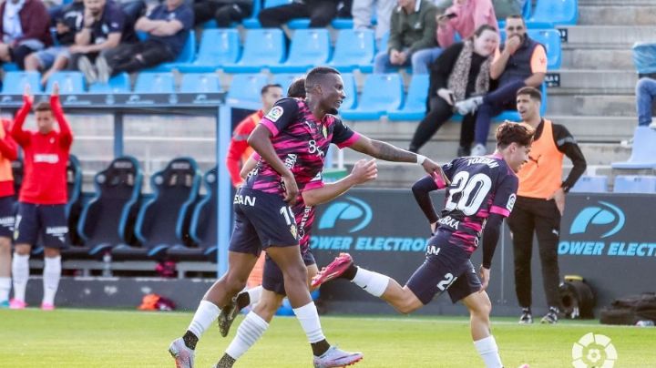 Mexicano Jordan Carrillo anota su primer gol en Europa en jornada contrastante para sus compatriotas
