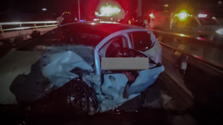 (VIDEO) Tragedia en CDMX: Conductor iba a exceso de velocidad y acaba prensado y sin vida sobre Mixcoac