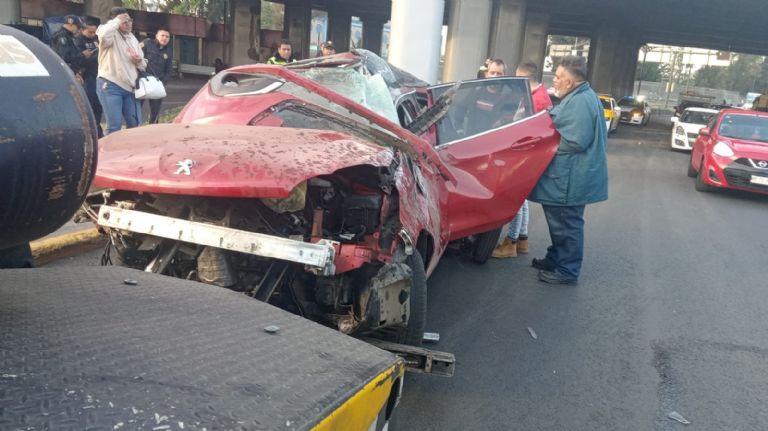 Volcadura en la avenida 608