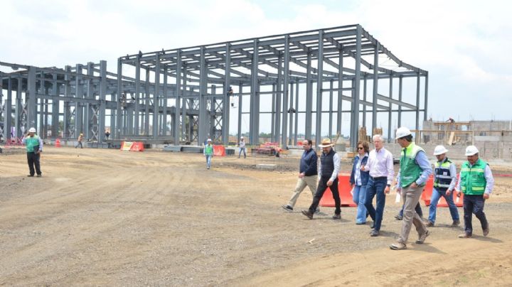 Alfredo del Mazo supervisa la obra del Trolebús Chalco-Santa Martha; se prevé inauguración en julio
