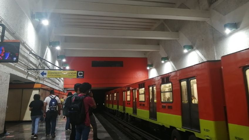 (VIDEO) De nuevo el Metro de la CDMX: Captan a cacomixtle en la estación Tacuba de la Línea 7