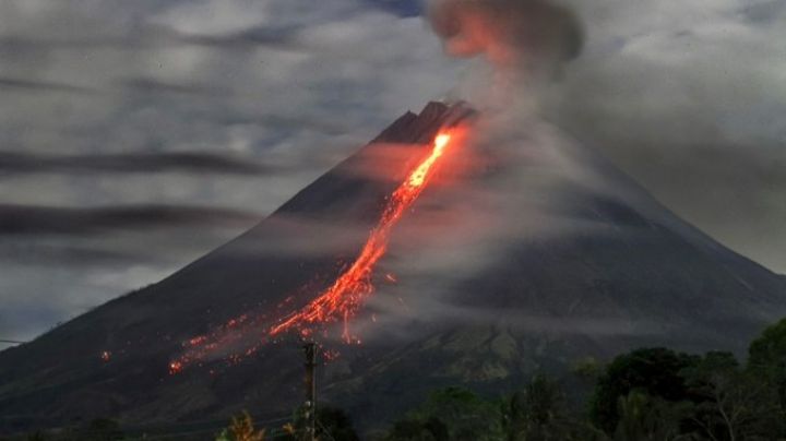 (VIDEO) El mundo sigue en alerta por volcanes: Indonesia confirma una fuerte explosión del Merap