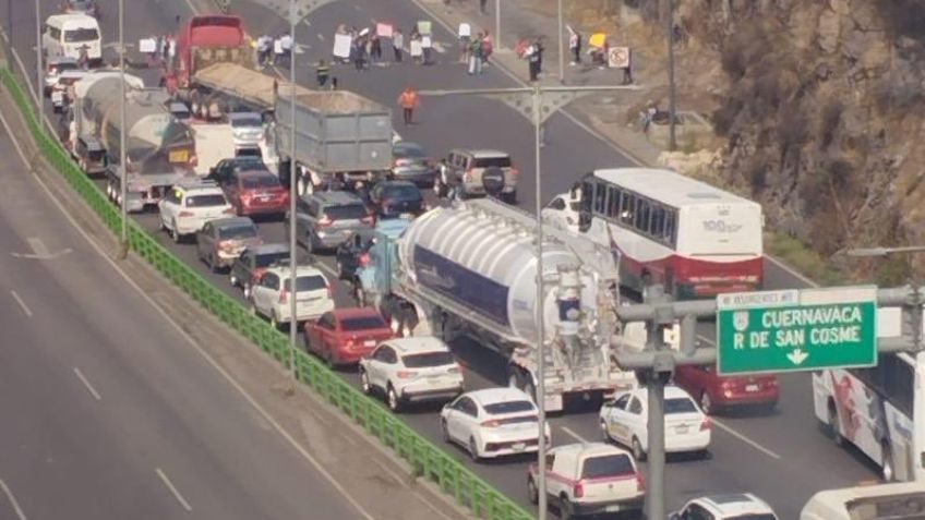 (VIDEO) Caos en Indios Verdes: Padres de familia cierran Insurgentes norte; alternativas viales